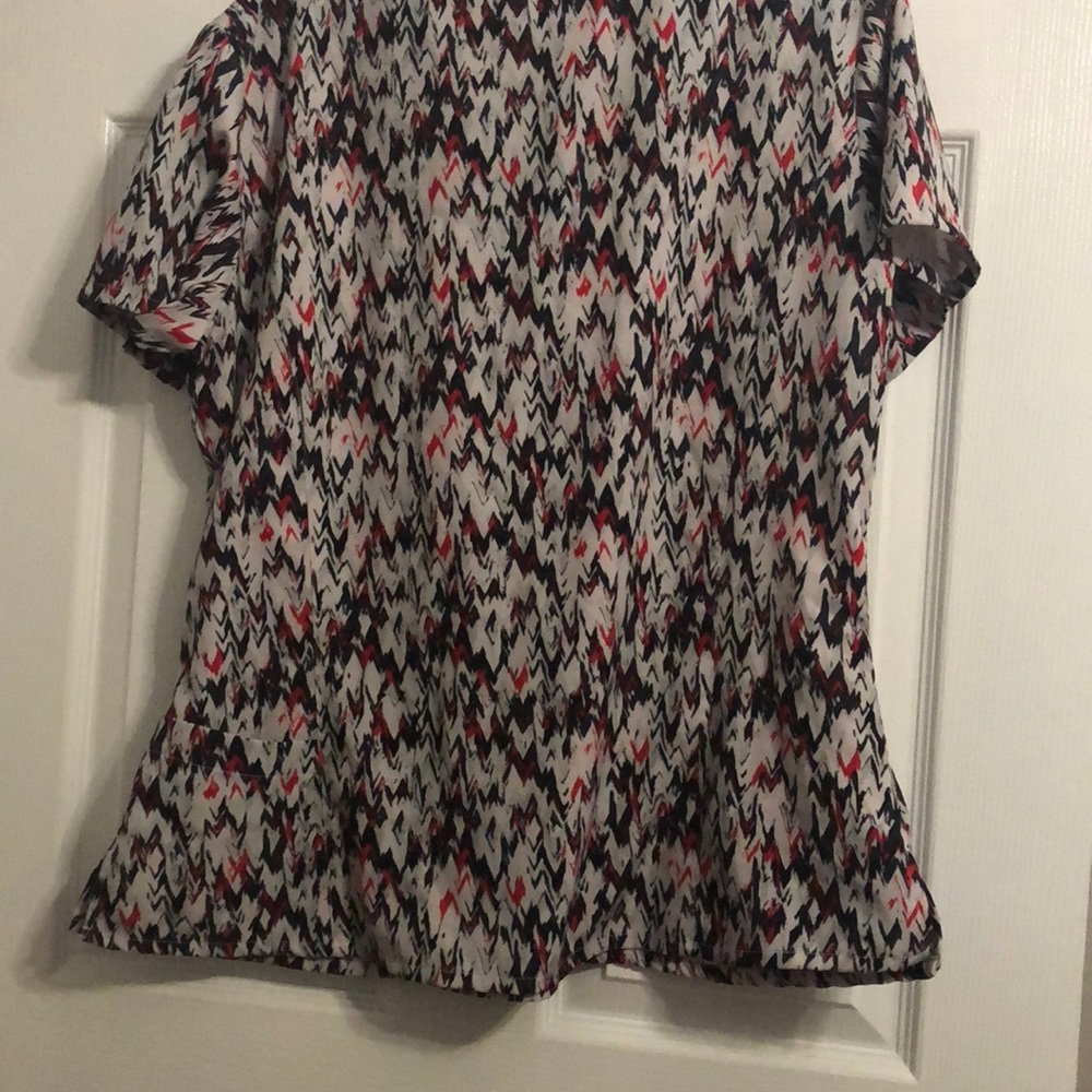 Scrub top - Picture 2 of 3